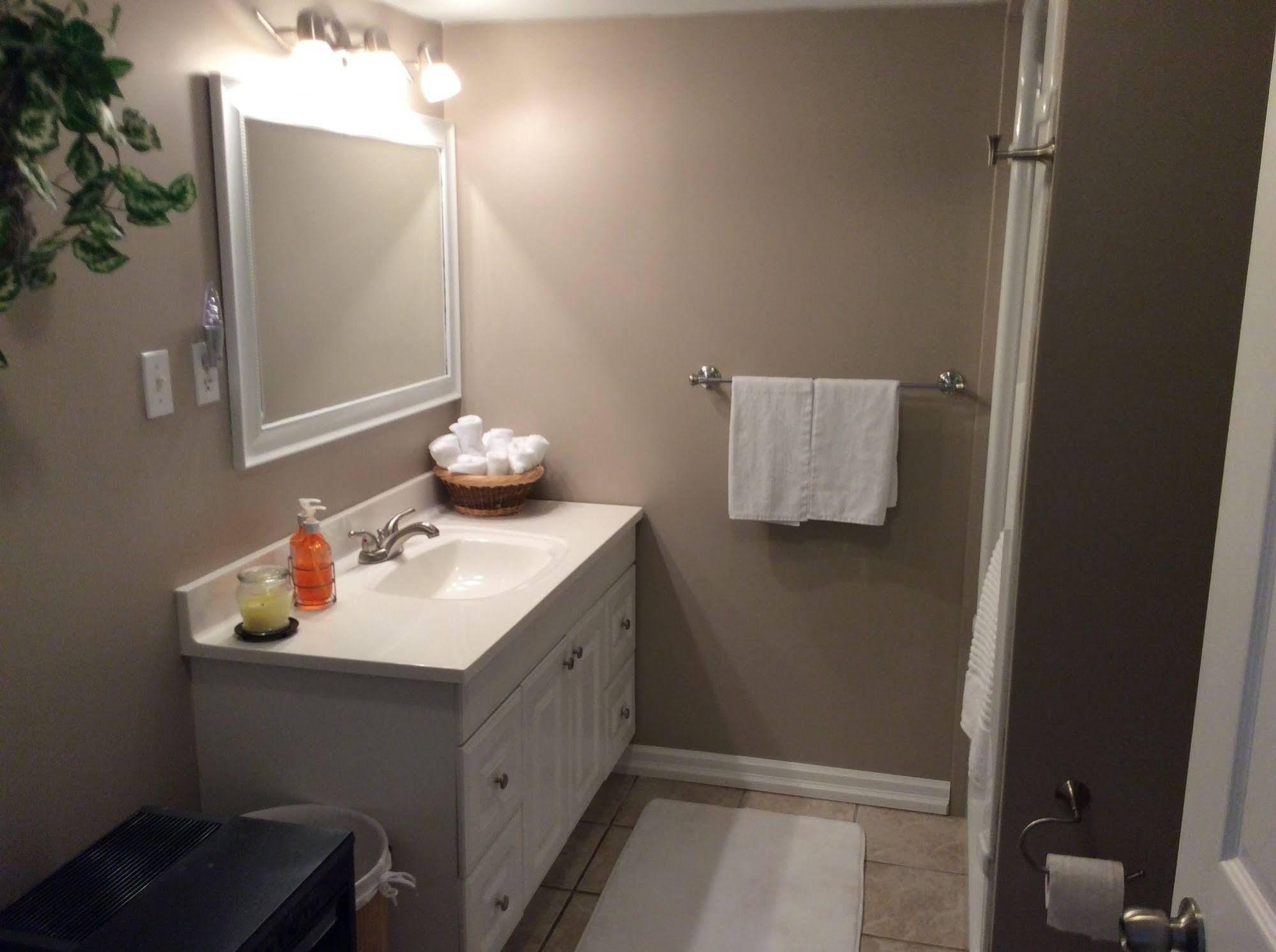N' This On The Bay -Vacation Suite Wiarton Extérieur photo