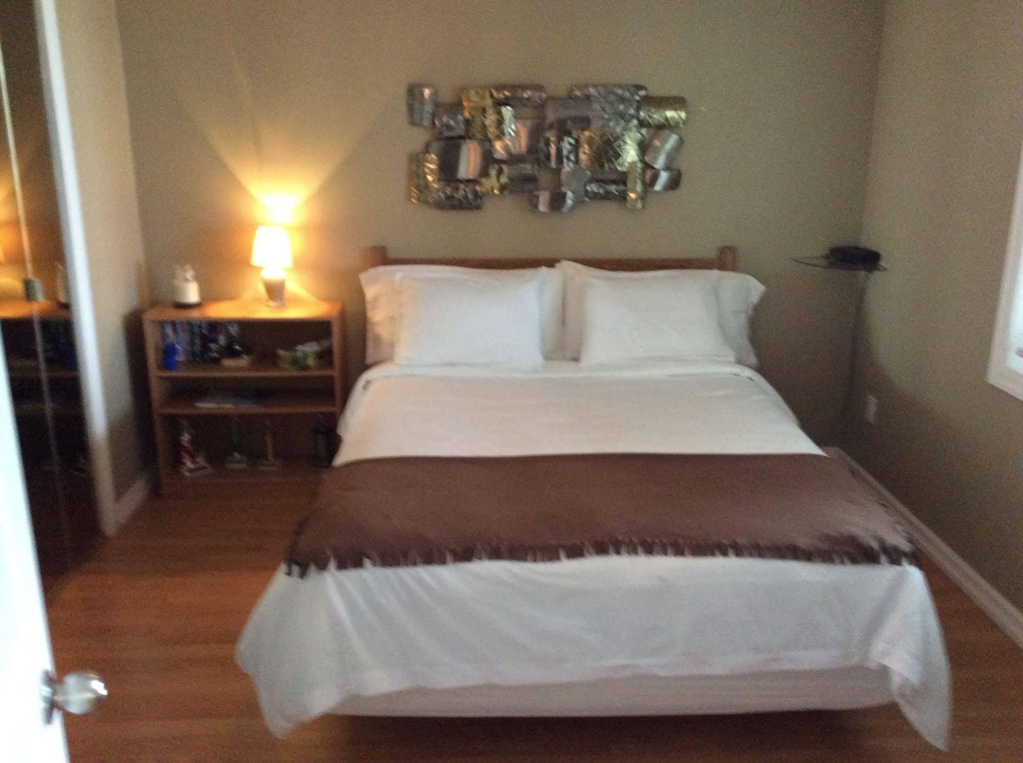 N' This On The Bay -Vacation Suite Wiarton Extérieur photo