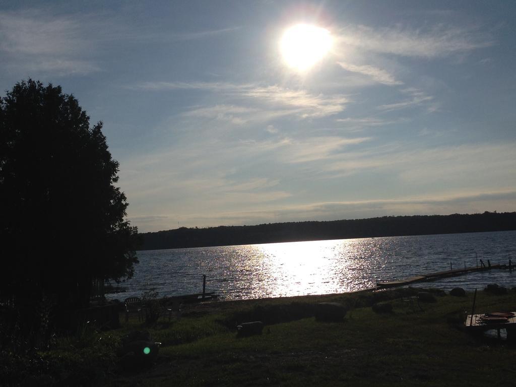 N' This On The Bay -Vacation Suite Wiarton Extérieur photo