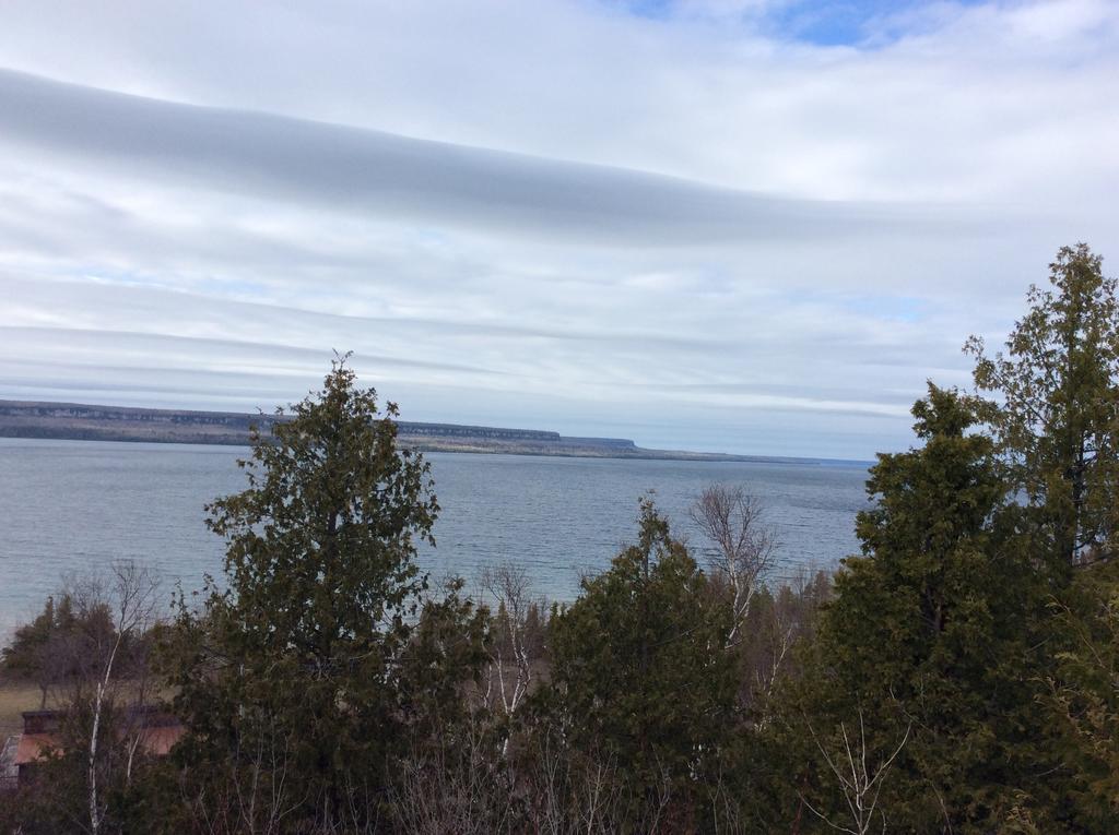 N' This On The Bay -Vacation Suite Wiarton Extérieur photo