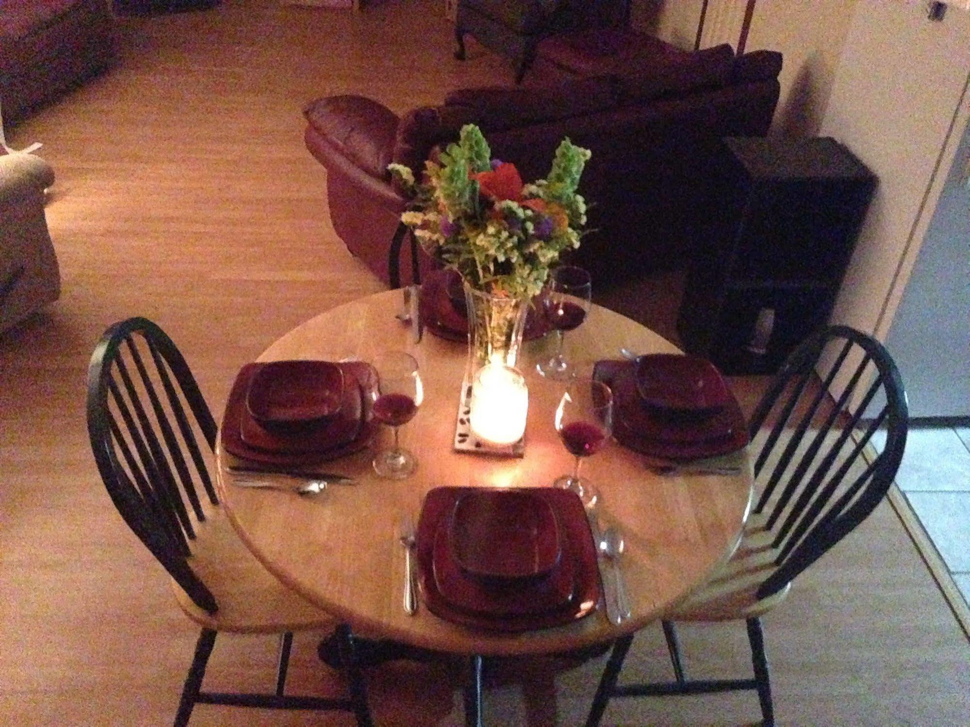 N' This On The Bay -Vacation Suite Wiarton Extérieur photo